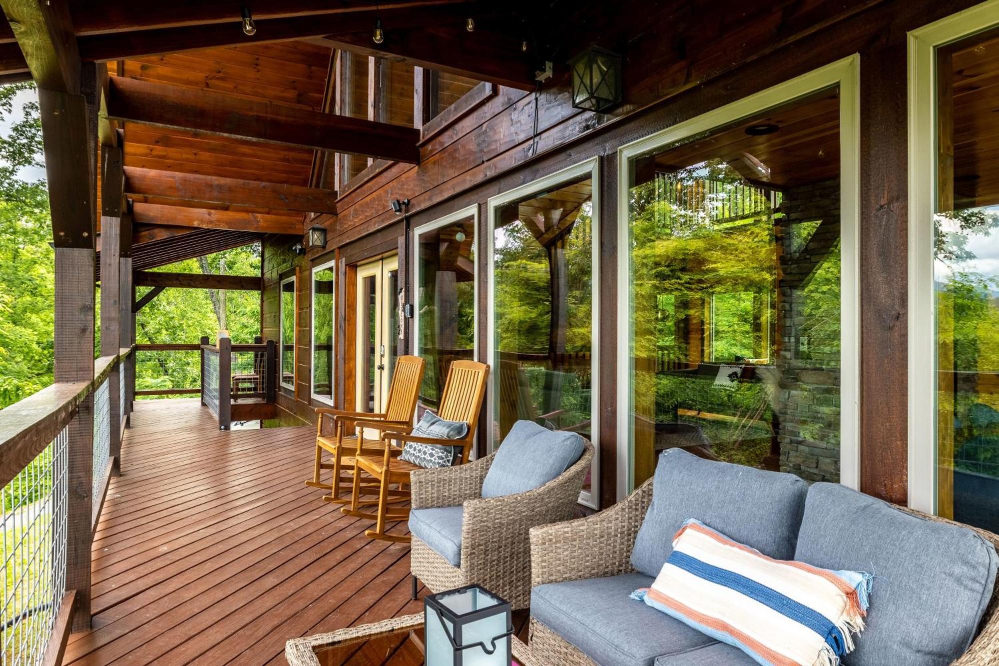 The Solstice - Amenities Galore Mountain Retreat Gatlinburg Dış mekan fotoğraf
