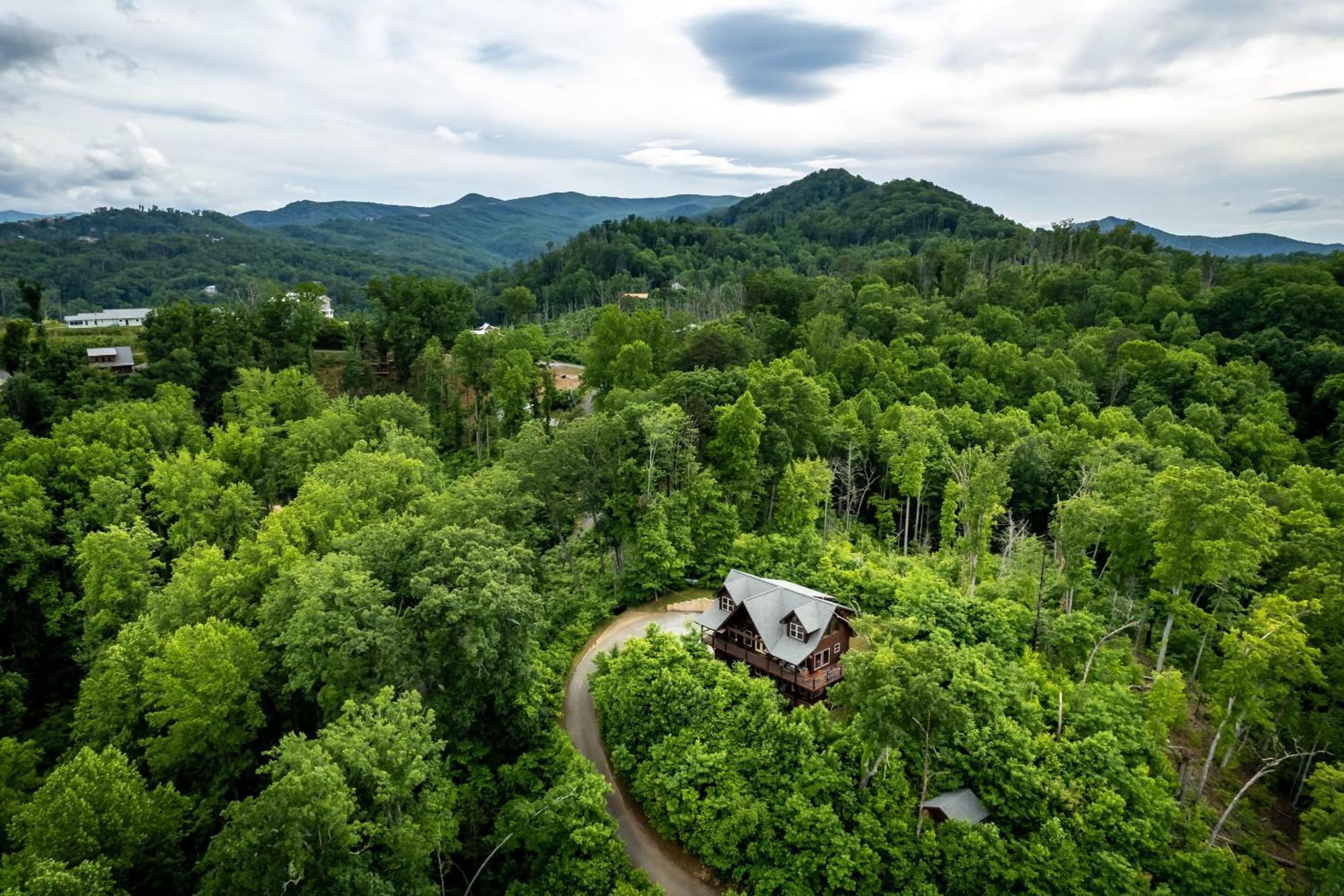 The Solstice - Amenities Galore Mountain Retreat Gatlinburg Dış mekan fotoğraf