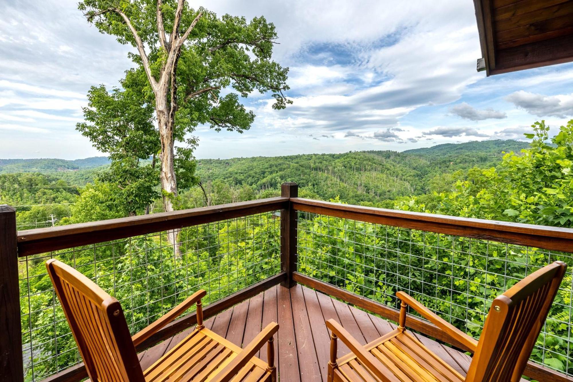 The Solstice - Amenities Galore Mountain Retreat Gatlinburg Dış mekan fotoğraf